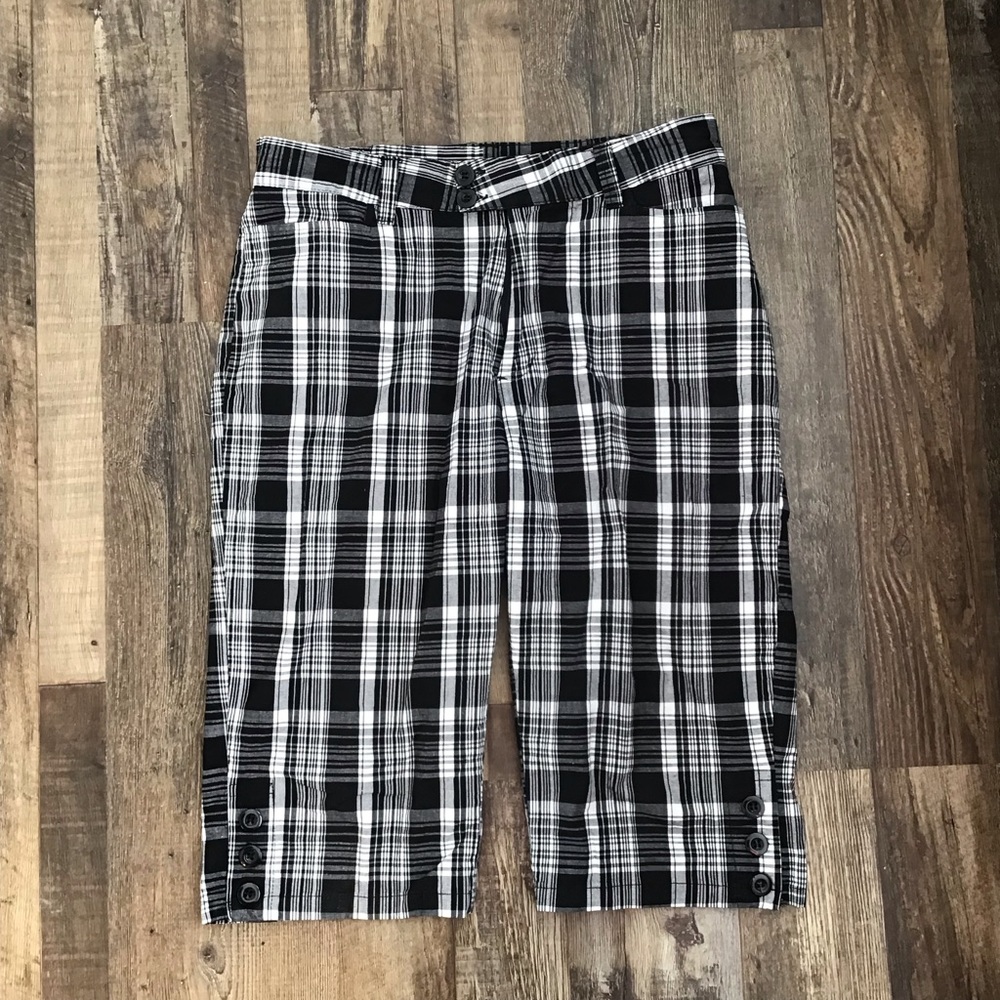 Zoey and Beth Black and White Plaid Capri
